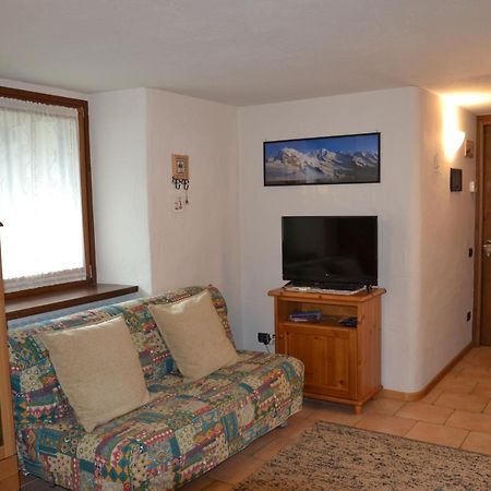 Alle Pendici Del Monte Rosa Champoluc Luaran gambar