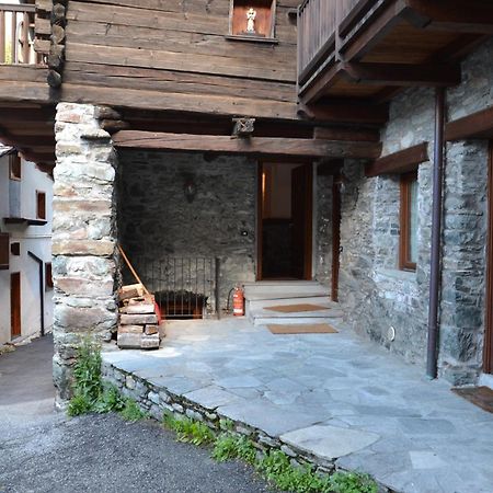 Alle Pendici Del Monte Rosa Champoluc Luaran gambar