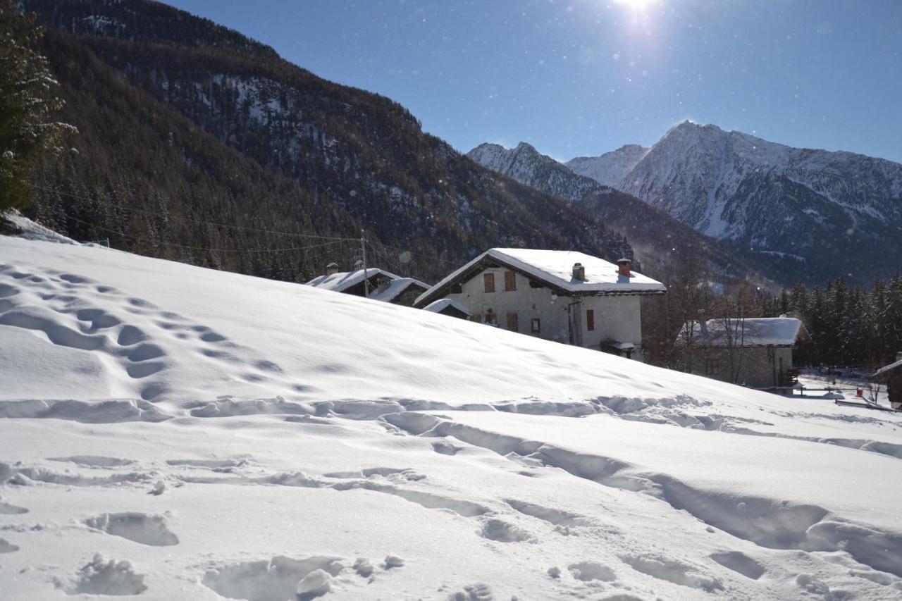 Alle Pendici Del Monte Rosa Champoluc Luaran gambar
