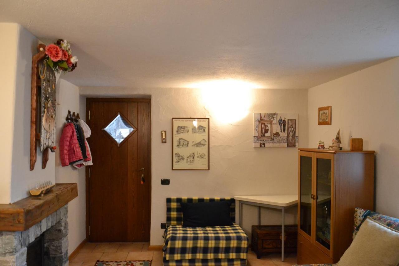 Alle Pendici Del Monte Rosa Champoluc Luaran gambar